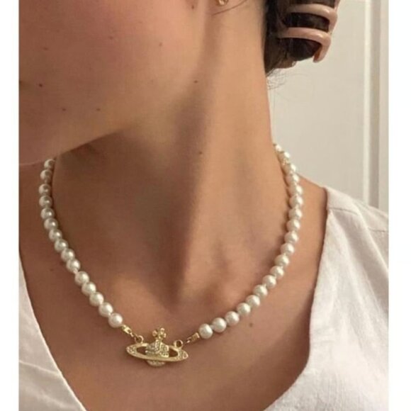 Authentic Vivienne Westwood Mini Bas Relief Pearl NEW  (Gold plate/Silver Plate) - Picture 3 of 15